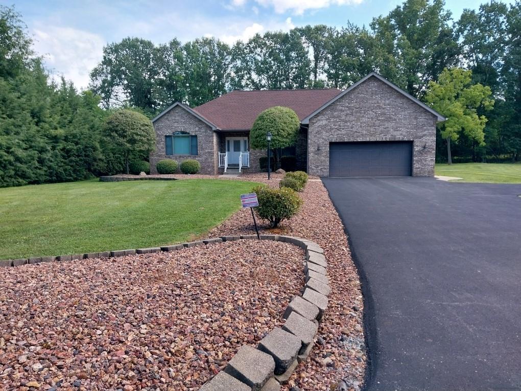 Welcome to 800 Whitetail Drive. 3 bedrooms 3 baths, newer roof and new paved driveway.