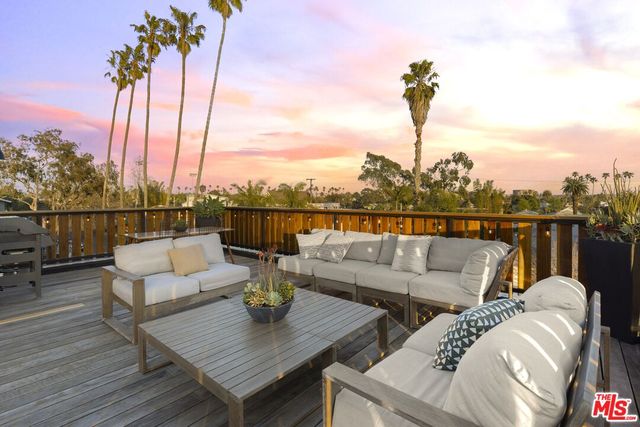 $2,749,000 | 659 Broadway Street | Venice