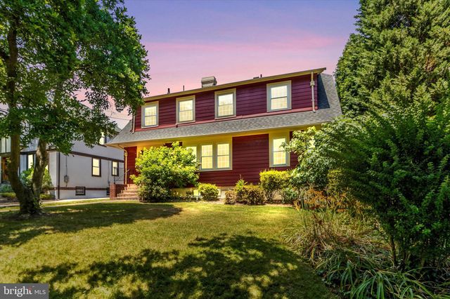 $1,300,000 | 3805 Thornapple Street | Chevy Chase