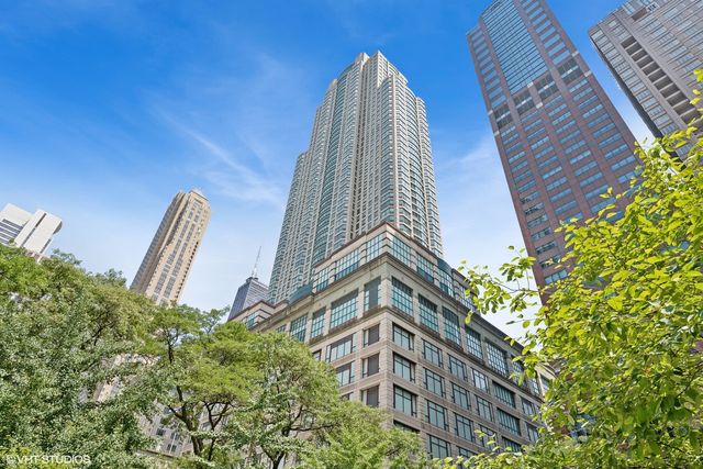 $1,350,000 | 100 East Huron Street, Unit 3705 | Chicago Place