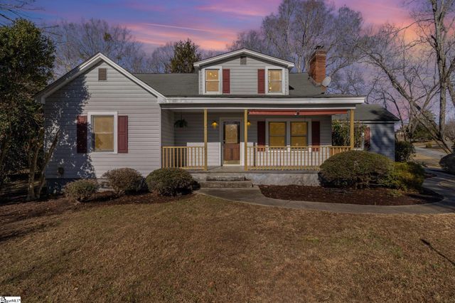 $420,000 | 1009 Green Fern Drive | Berea