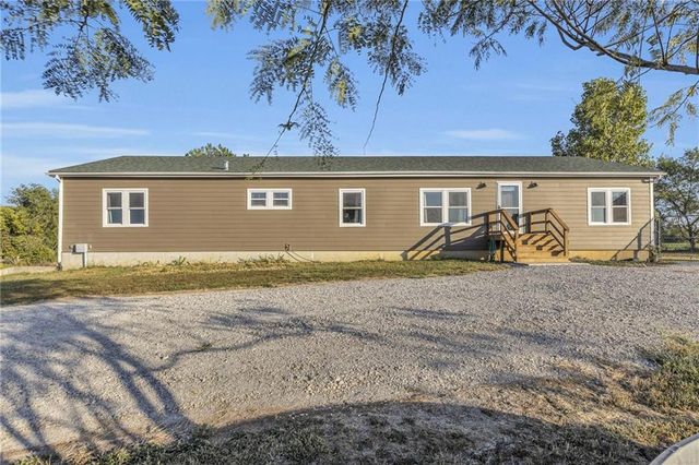 $383,000 | 34927 West 359th Street | Osawatomie Township - Miami County