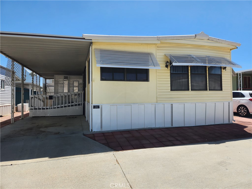 a view of a house with a outdoor space