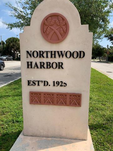 $1,700 | 504 1/2 50th Street | Northwood Harbor