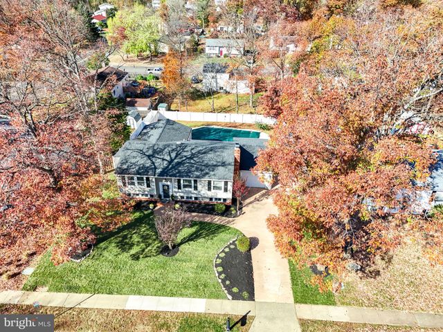 $749,500 | 9297 Thornwood Lane | Point of Woods at Manassas