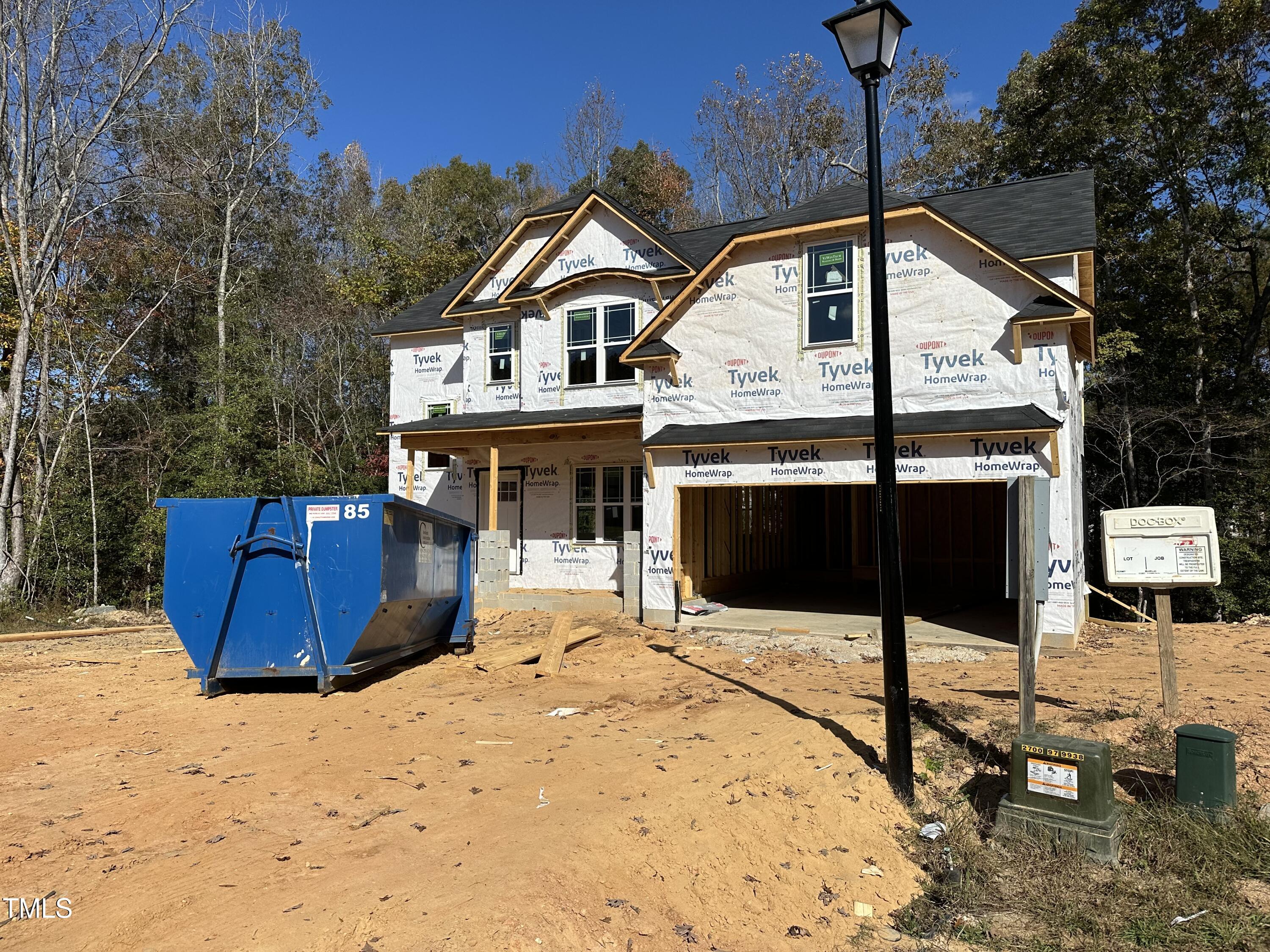 a view of house with a flat outdoor space