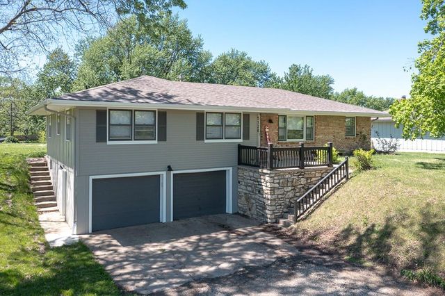 $399,500 | 5126 North 107 Street | West Kansas City