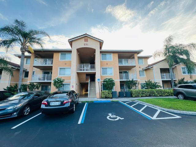 $1,800 | 231 Southwest Palm Drive, Unit 205 | St. Lucie West Country Club