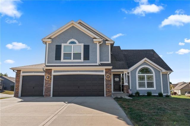 $422,500 | 13375 Ridgeview | Carroll Township - Platte County