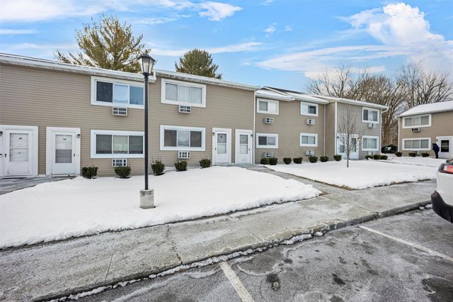 $2,300 | 3 Fishkill Glen Drive, Unit D | Fishkill