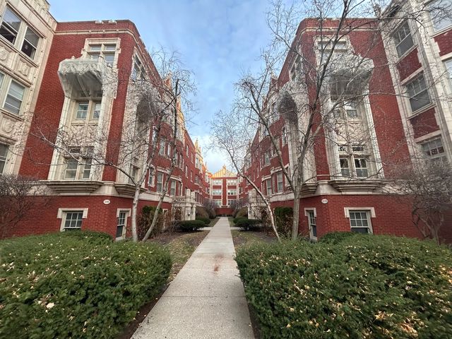 $2,400 | 220 North Oak Park Avenue, Unit 3V | Oak Park