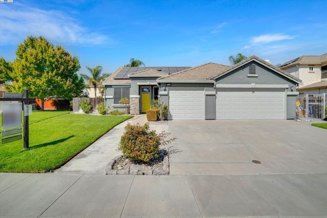 $668,900 | 2469 Milano Court | Manteca