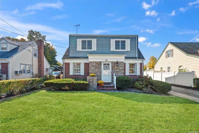 $749,000 | 60 Morris Parkway | Valley Stream