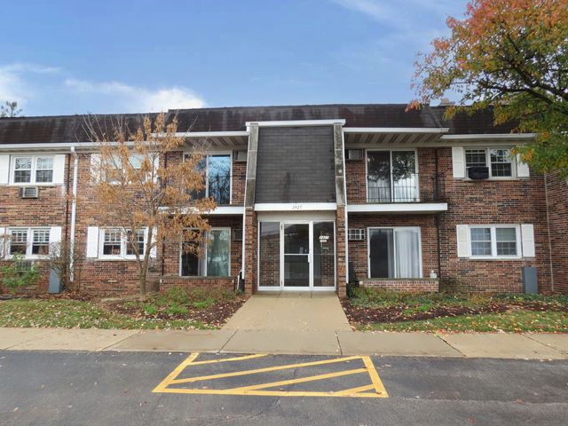 $157,500 | 2427 Ogden Avenue, Unit 7 | Downers Grove