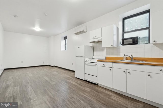 $950 | 1022 Buttonwood Street, Unit 3M | Callowhill