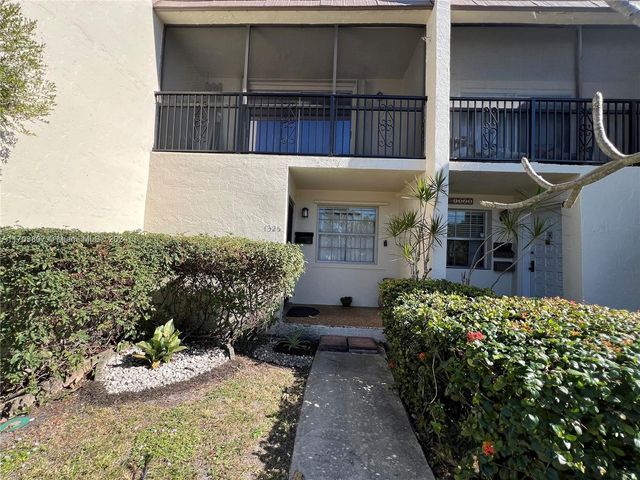 $359,000 | 1325 North 15th Avenue, Unit 23 | Hollywood Lakes