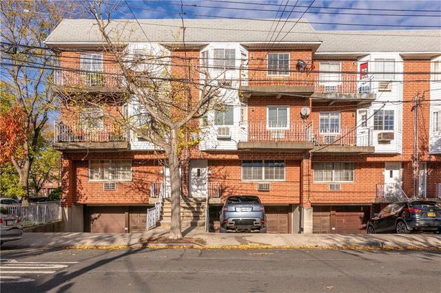 $530,000 | 1105 East 72nd Street, Unit 3C | Georgetown