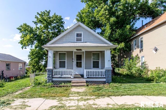 $39,900 | 2715 8th Avenue | Rock Island