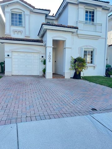 $790,000 | 7006 Northwest 116th Court, Unit 7006 | Doral