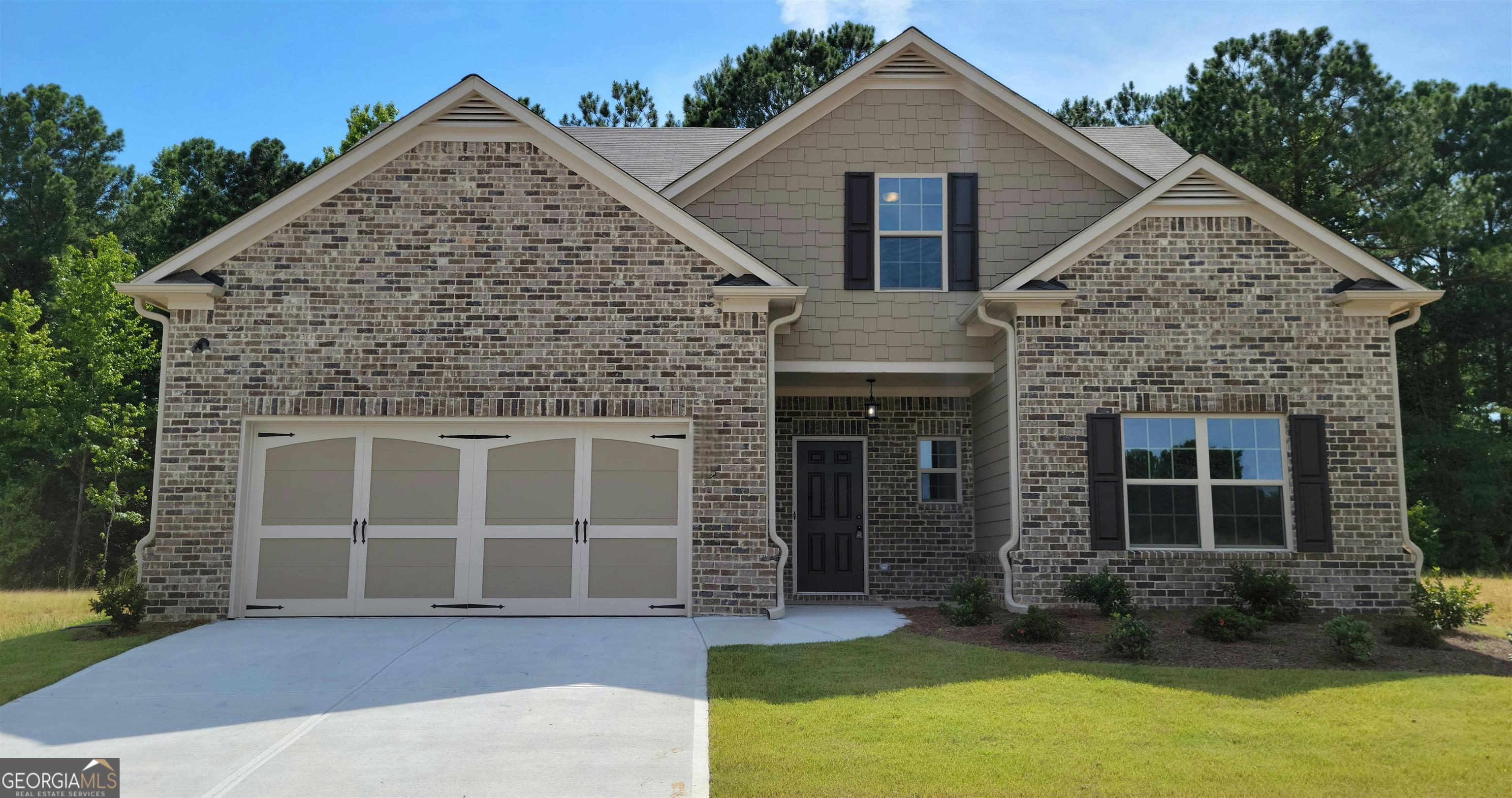 a view of front of house with yard