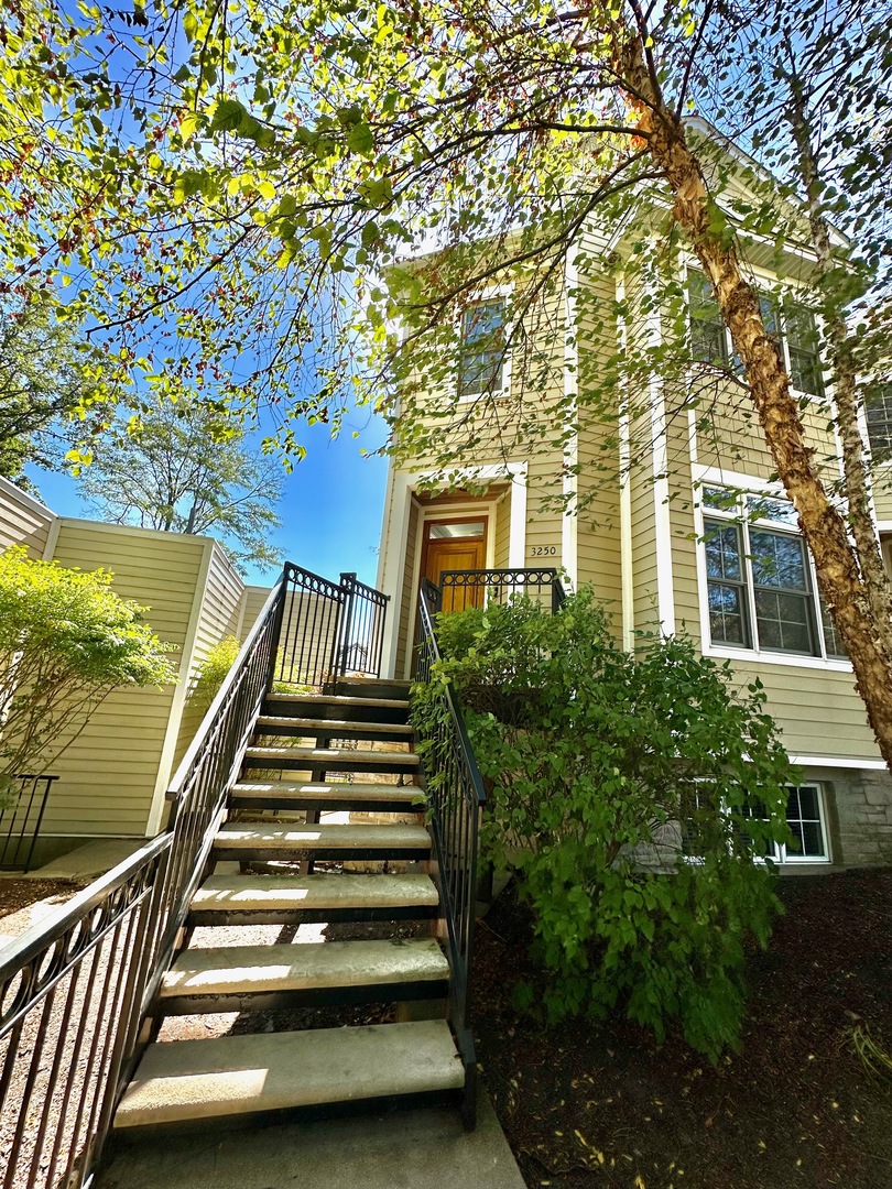 a view of entryway with a front door