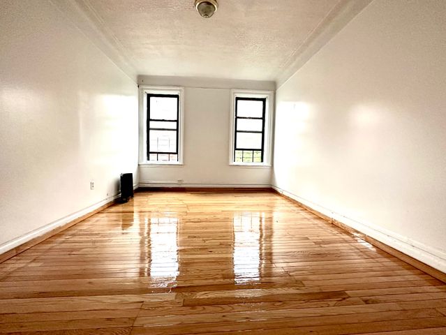 $2,300 | 573 Isham Street, Unit 32 | Inwood