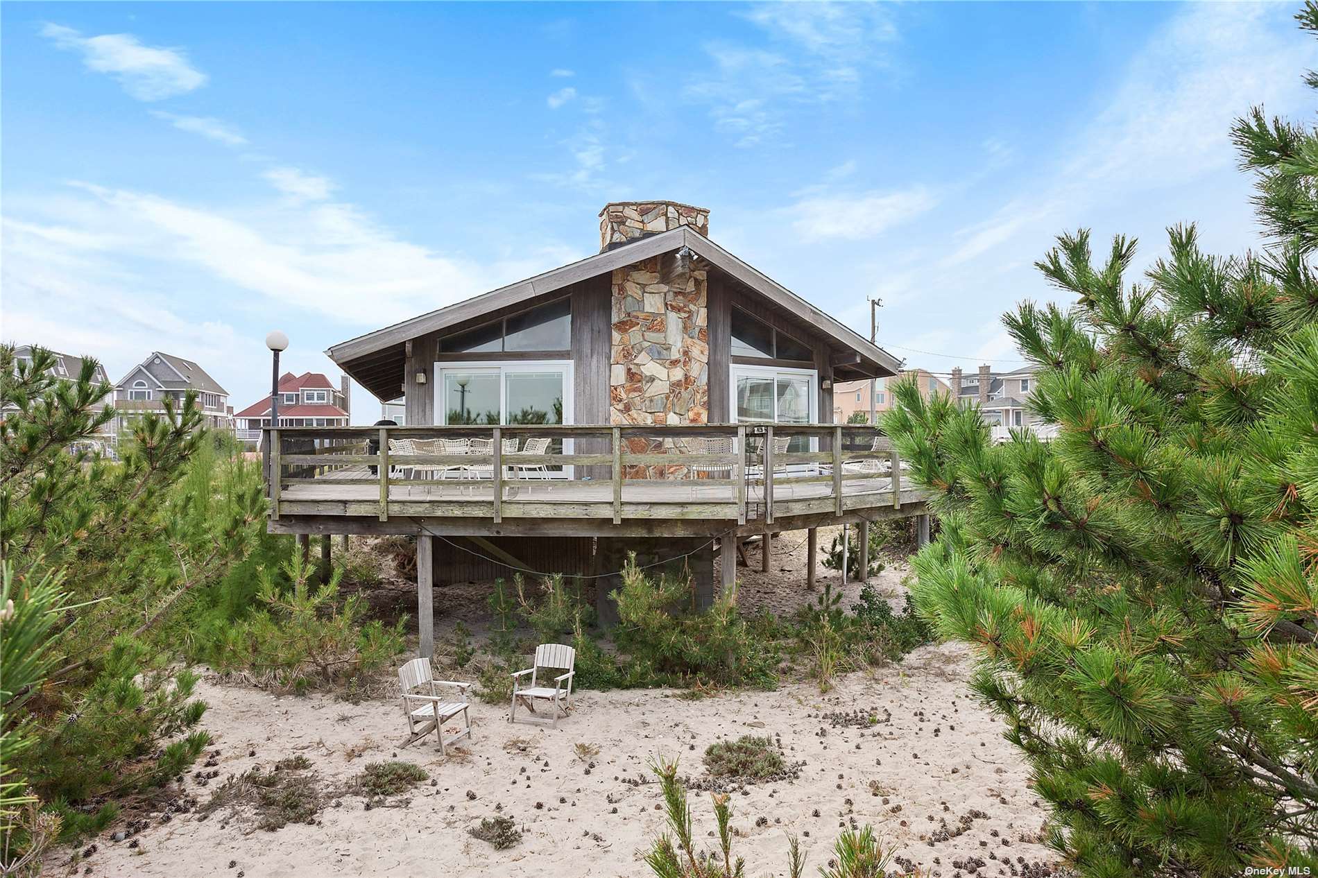 a view of house with a outdoor space