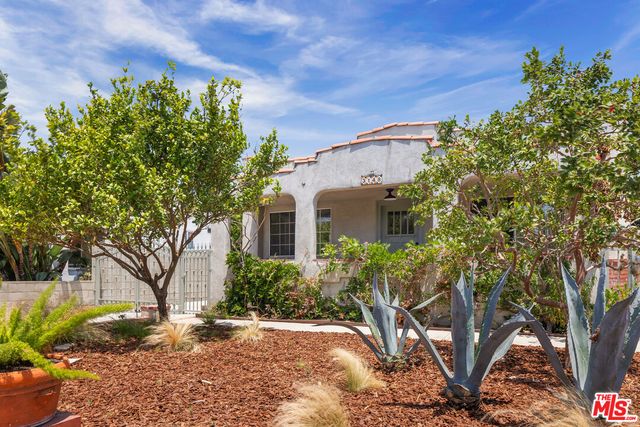 $1,495,000 | 3148 Vera Avenue | Beverlywood