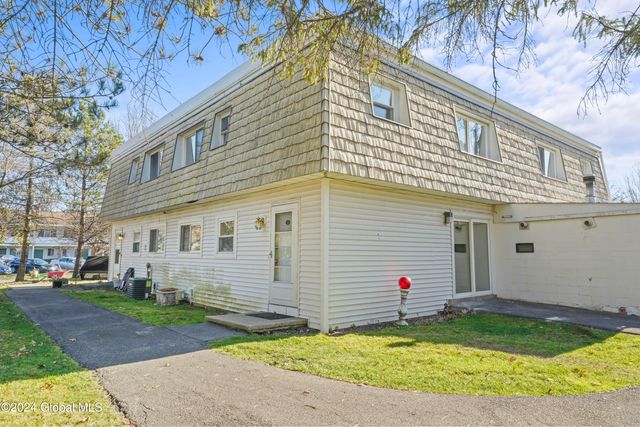 $2,200 | 28 Vermont View Drive, Unit 3 | Colonie