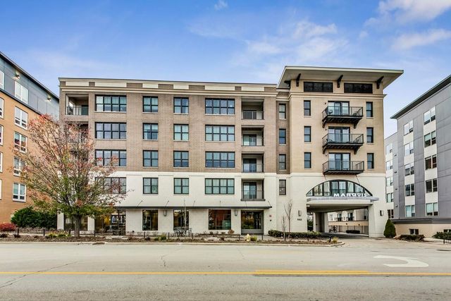 $500,000 | 940 Maple Avenue, Unit 210 | Downers Grove