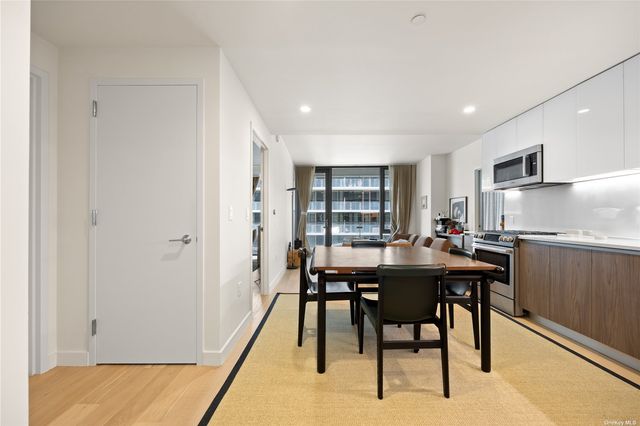 $1,150,000 | 131-01 40 Road, Unit 12F | Flushing