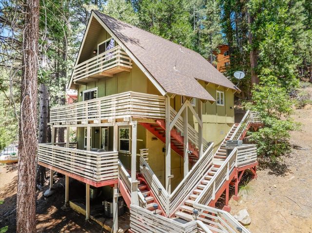 $1,278,000 | 7240 Yosemite Park Way, Unit A & B | Yosemite West