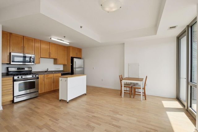 $1,550 | 929 Portland Avenue, Unit 1108 | Skyscape