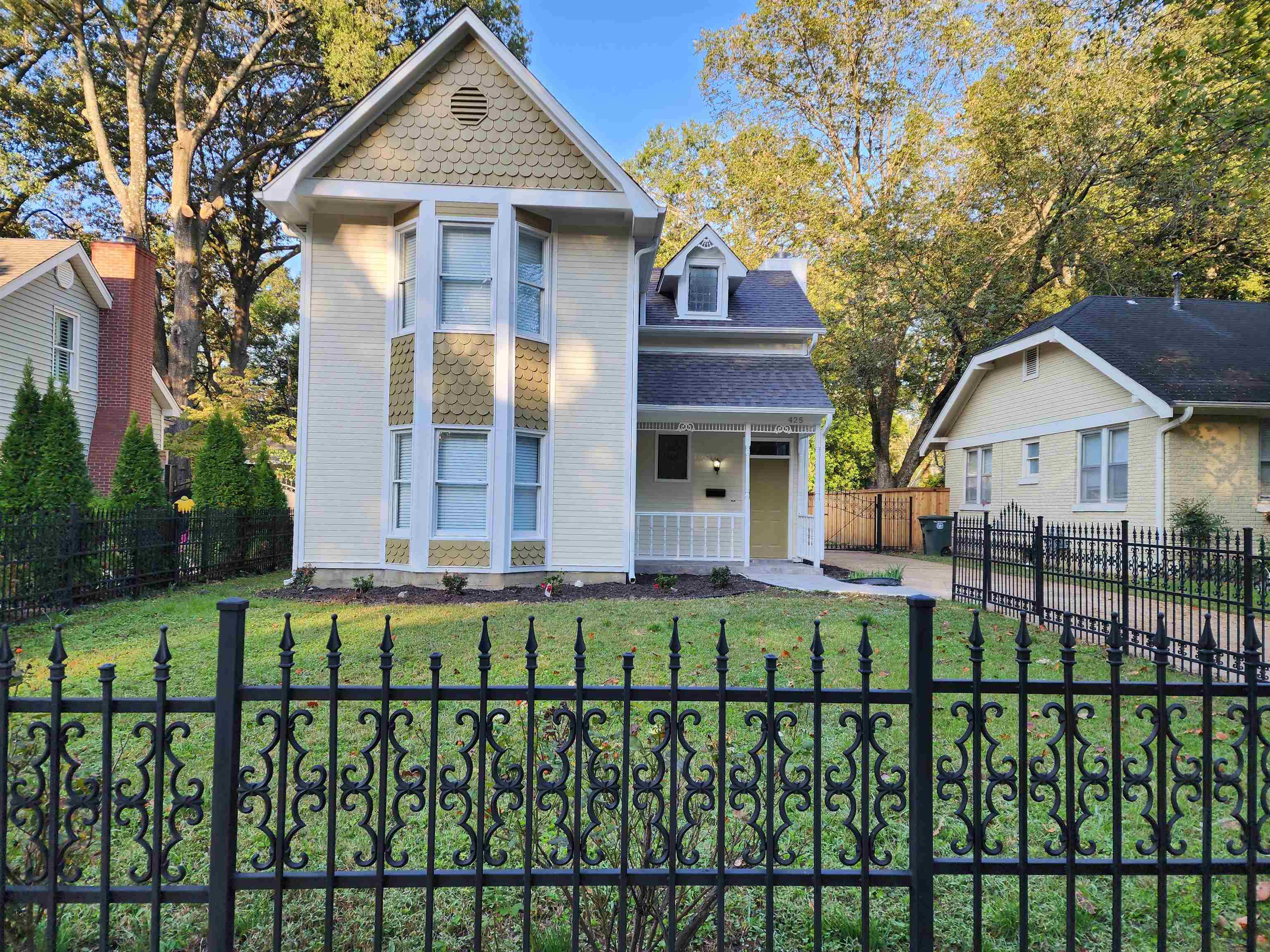 View of front of house with a front lawn