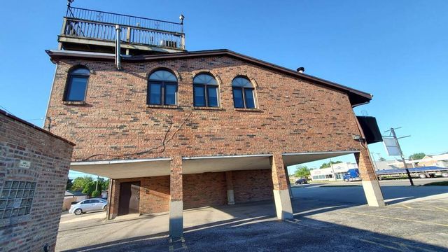 $2,800 | 5645 South Harlem Avenue, Unit 2 | Garfield Ridge