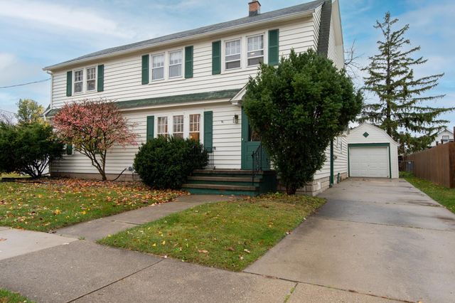 $284,900 | 521 East Franklin Avenue | Downtown Neenah