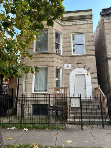 $1,800 | 3031 West Flournoy Street, Unit 2 | East Garfield Park