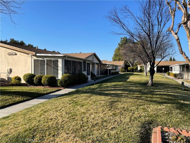 $2,100 | 26767 Whispering Leaves Drive, Unit B | North Newhall