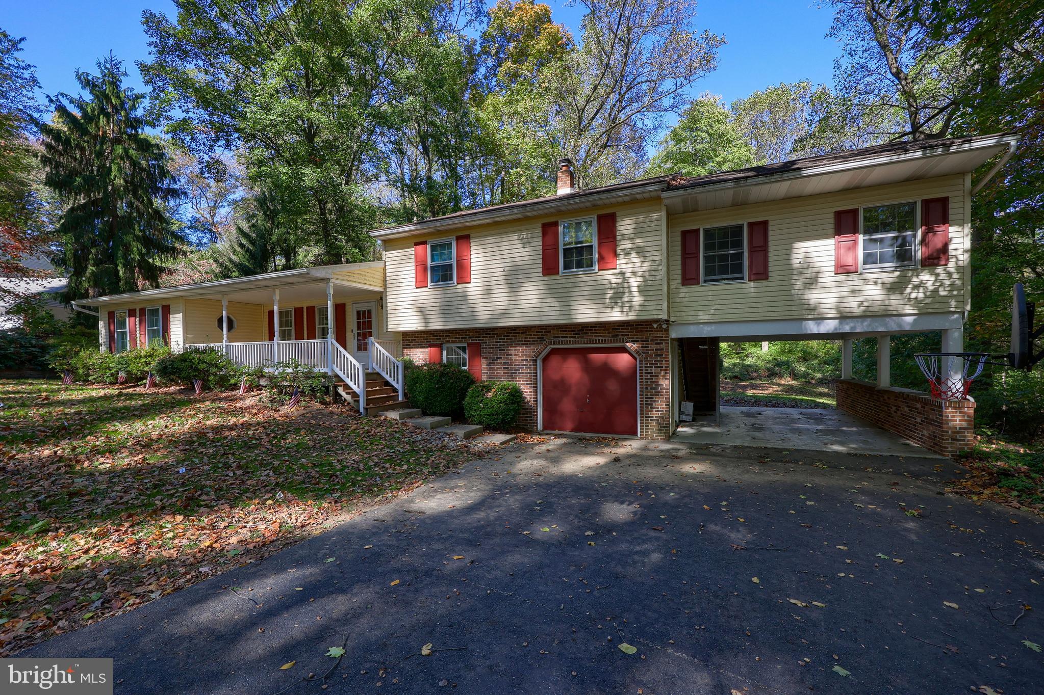 a front view of house with yard