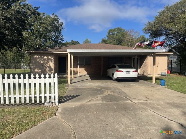 $1,150 | 1305 North De Leon Street, Unit A | Nine Rivers