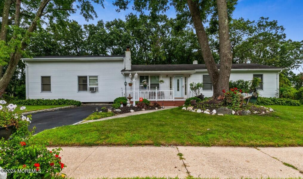 38 Lockwood Ave, Howell, NJ 07731