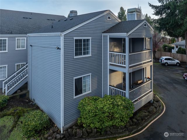 $290,000 | 17122 44th Avenue West, Unit D205 | Lynnwood