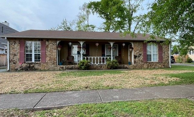 $1,400 | 457 East College Street | North Maney Avenue Historic District