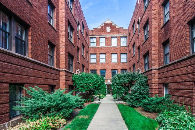 $154,900 | 4529.5 South Drexel Boulevard, Unit 2W | Kenwood