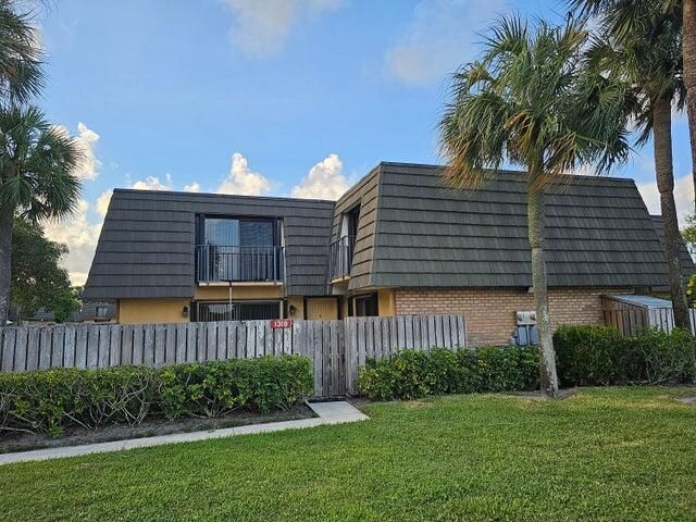 $290,000 | 1319 13th Way | The Villages of Palm Beach Lakes