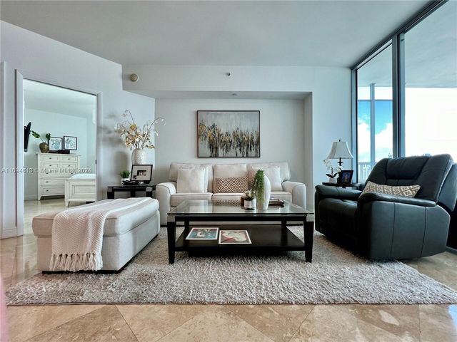 $3,200 | 350 South Miami Avenue, Unit 3807 | Wind Condominiums