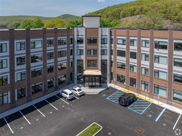 $3,450 | 15 Washington Avenue, Unit 101 | Suffern