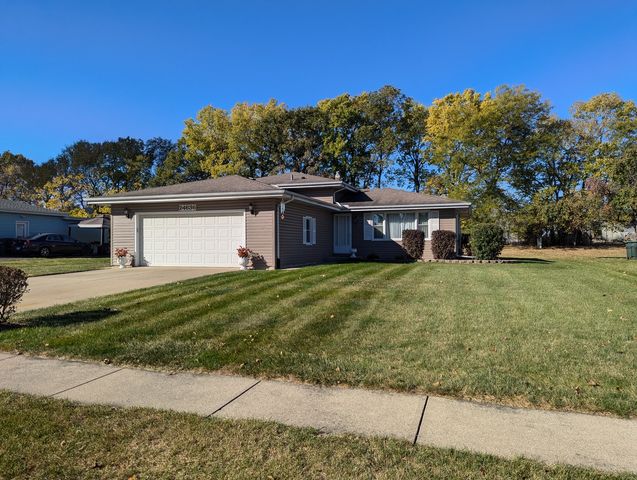 $319,500 | 24636 South Valley Drive | Channahon