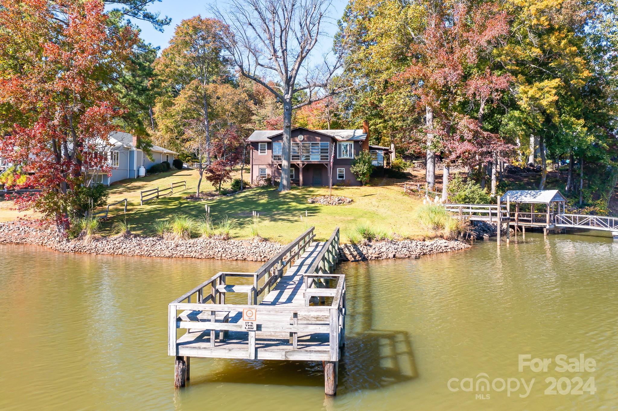 a view of a lake with houses