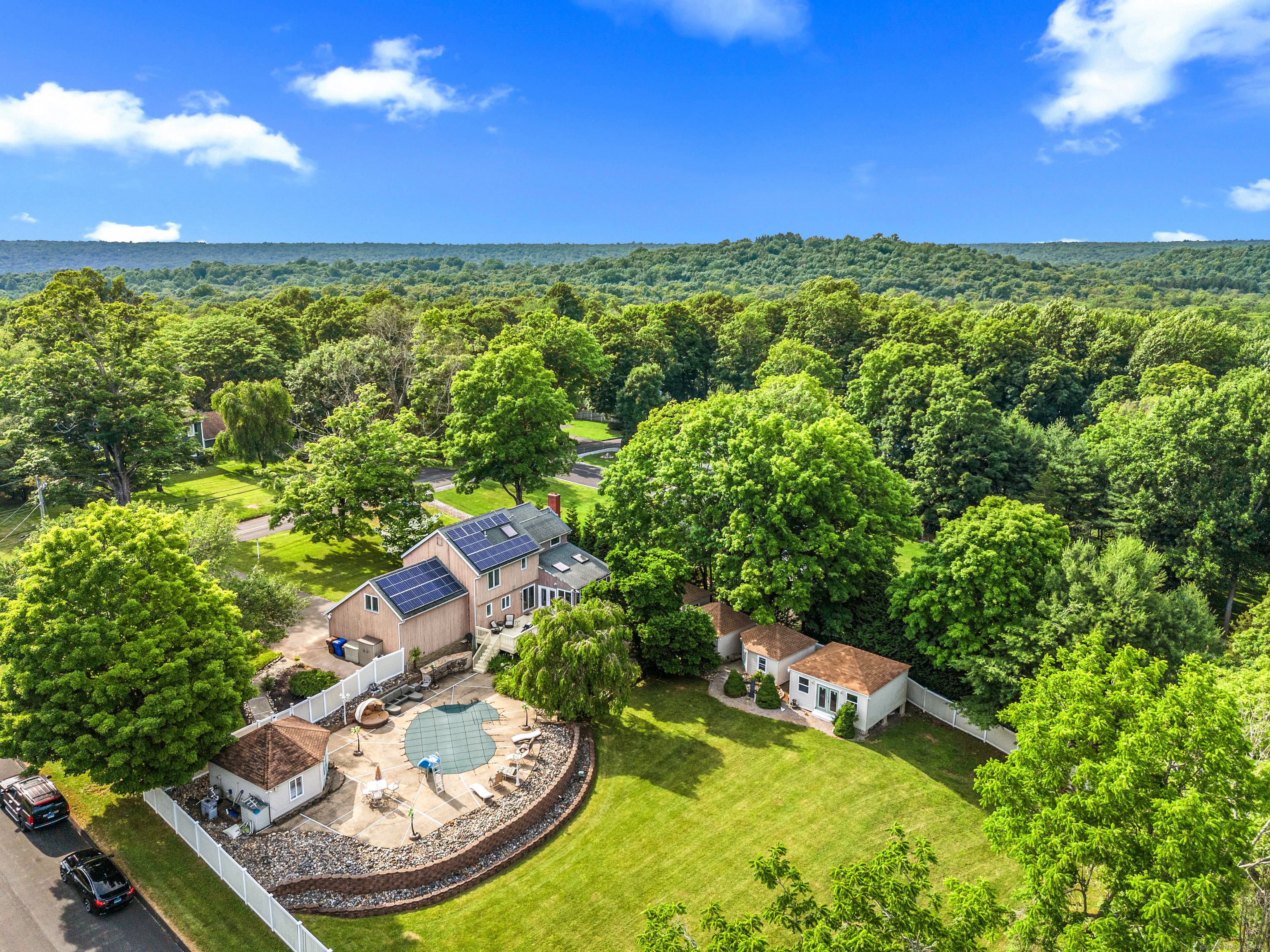 Welcome to this spacious home featuring an expansive outdoor area.